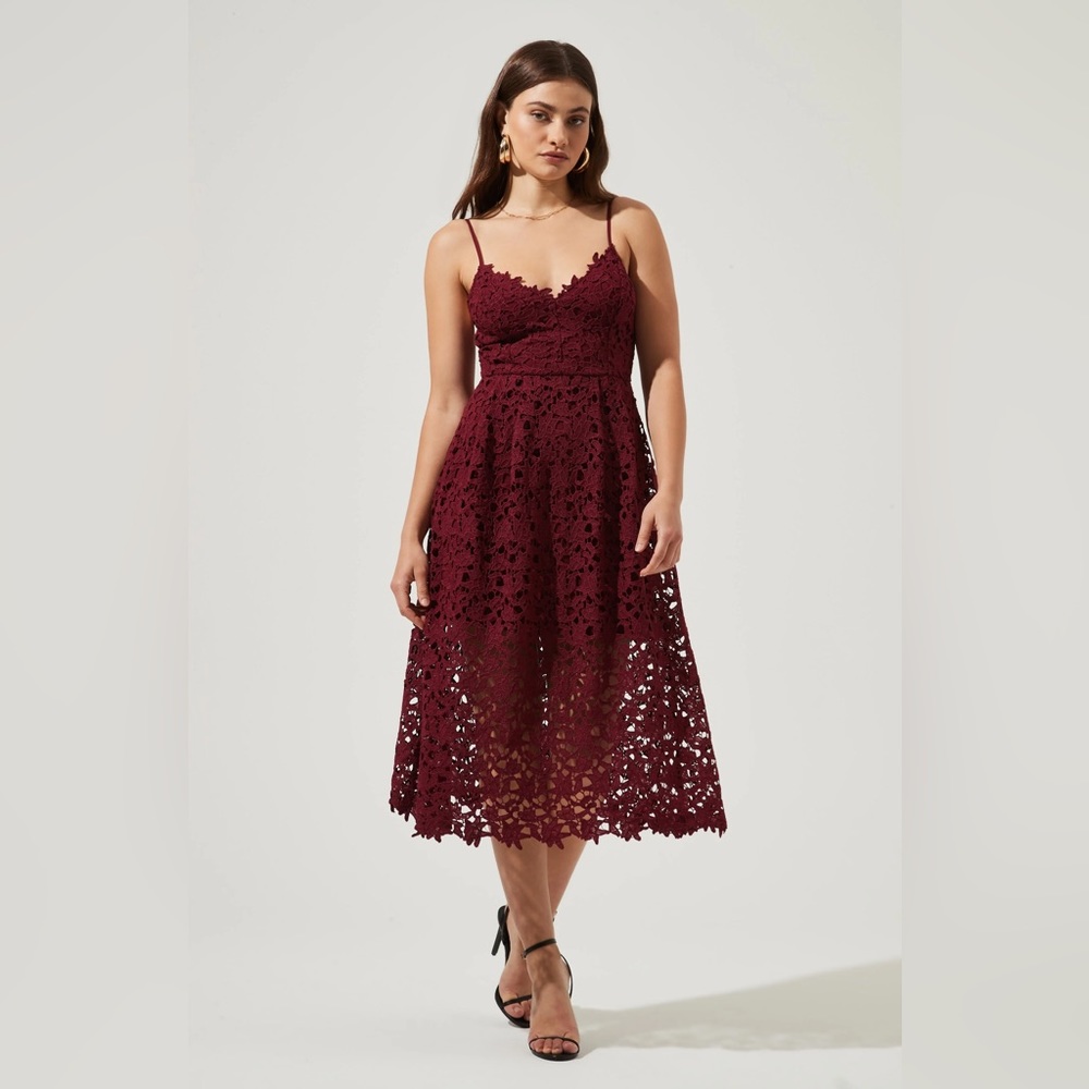 ASTR THE LABEL LACE A LINE MIDI DRESS